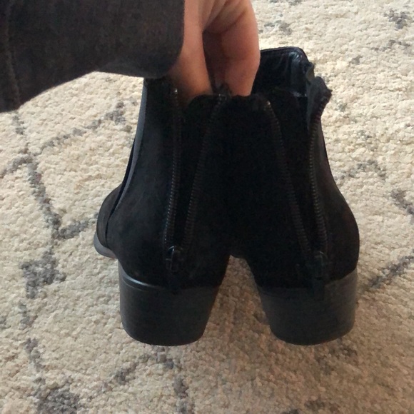 Size 6 Booties - Picture 4 of 6